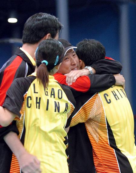 阿贾克斯今日表现抢眼，格列兹曼整场无解，教练赛后亲自拥抱的简单介绍