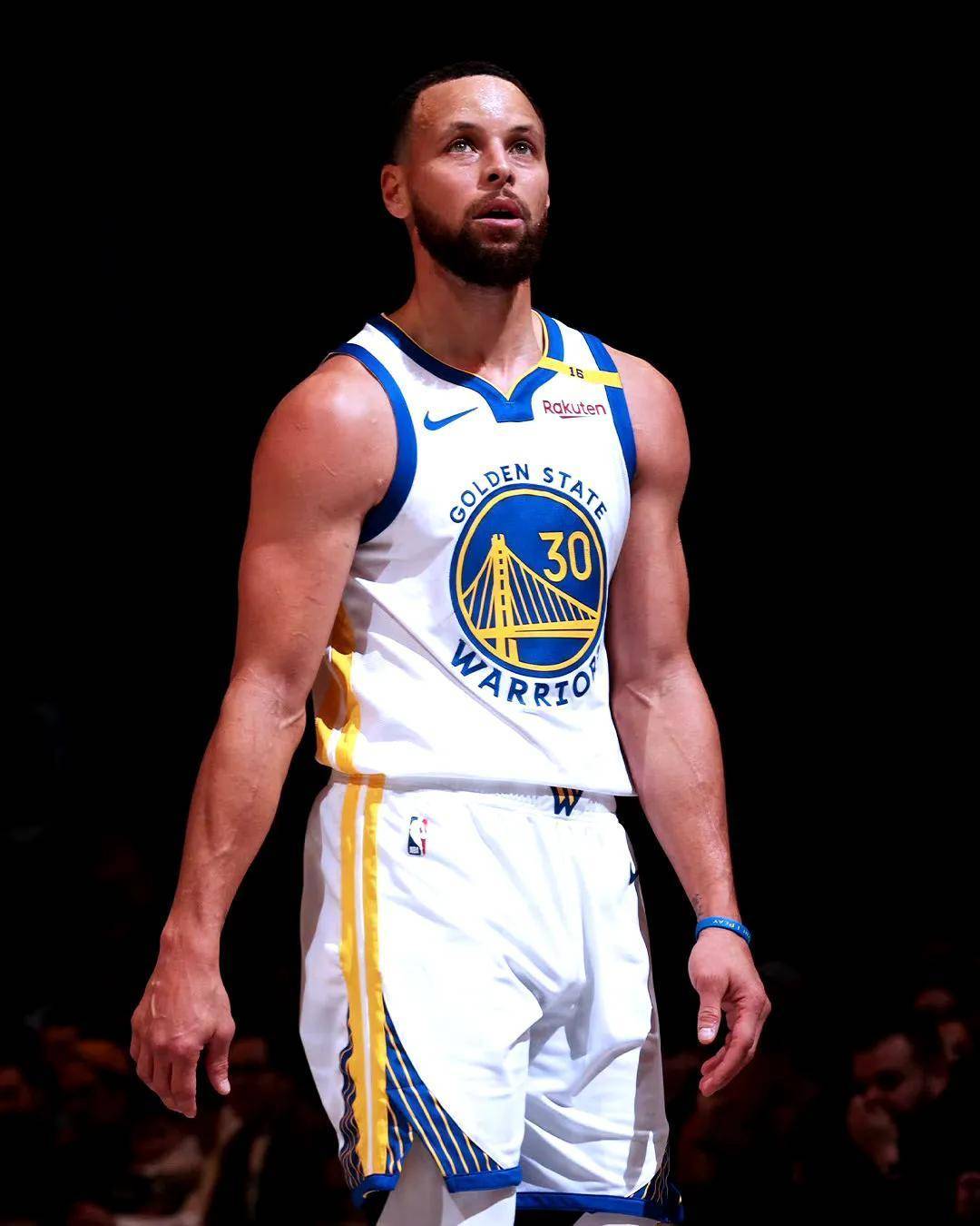  库里赛事官方发布绝杀新规，篮网争议不断！